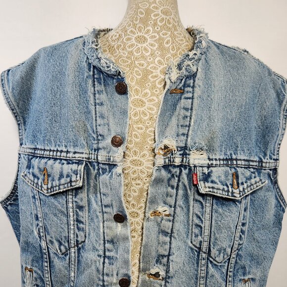 Levi's Mens Size Large Blue Denim Distressed Shredded Trucker Vest Jacket Grunge - Picture 2 of 14